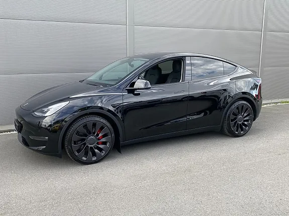 Tesla Model Y 2025 photo 5