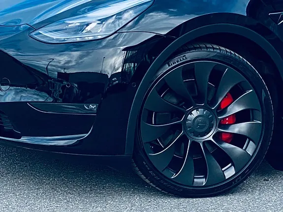 Tesla Model Y 2025 photo 2