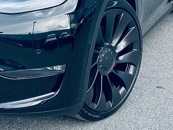 Tesla Model Y 2025 photo 3