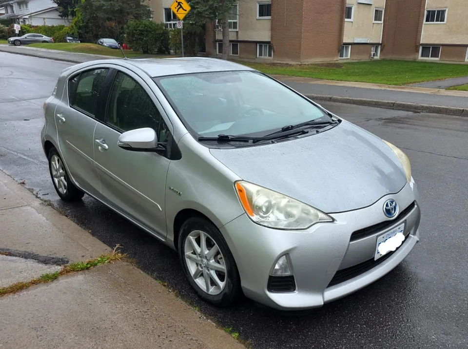 Toyota Prius C 2012 photo 3