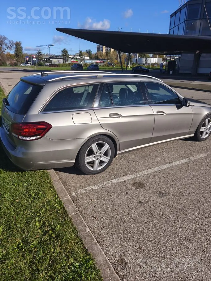 Mercedes-Benz E200 2013 photo 4
