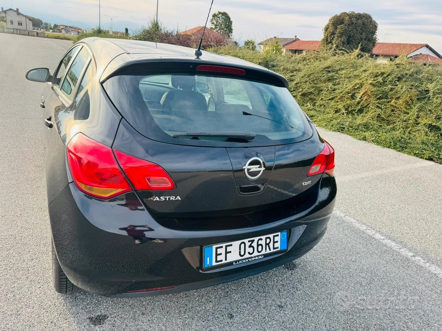 Opel Astra 2011 photo 4