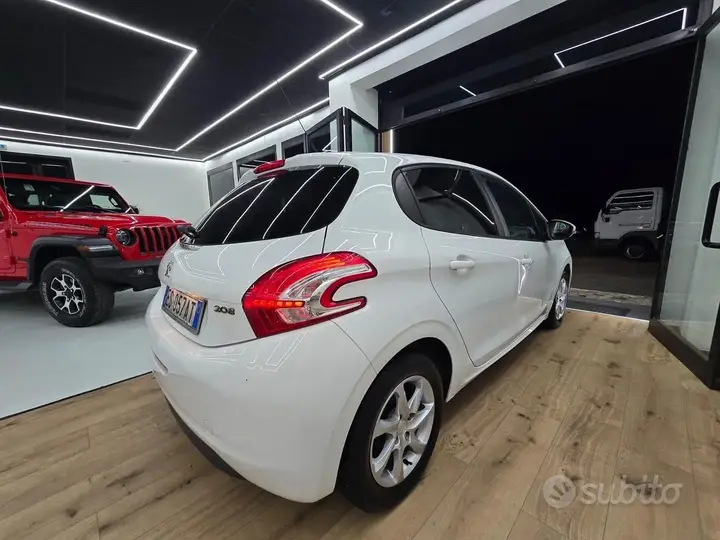Peugeot 208 2013 photo 4