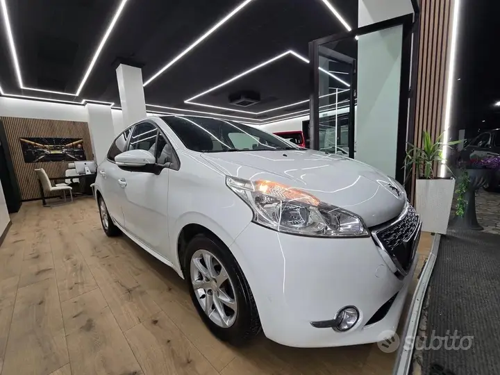 Peugeot 208 2013 photo 3
