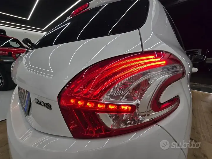 Peugeot 208 2013 photo 5