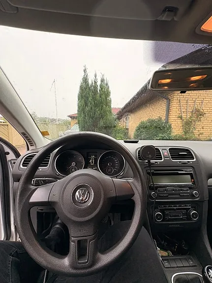 Volkswagen Golf 2010 photo 5
