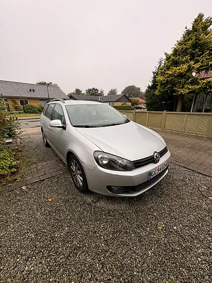 Volkswagen Golf 2010 photo 2