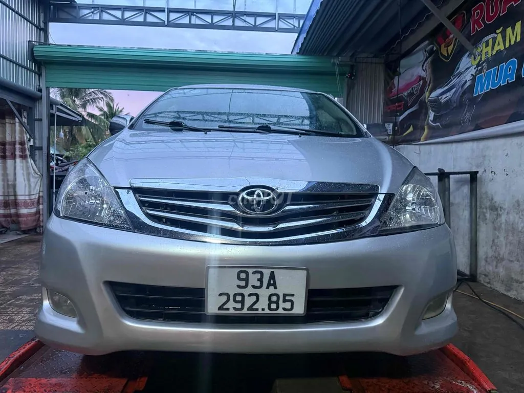 Toyota Innova 2006 photo 4