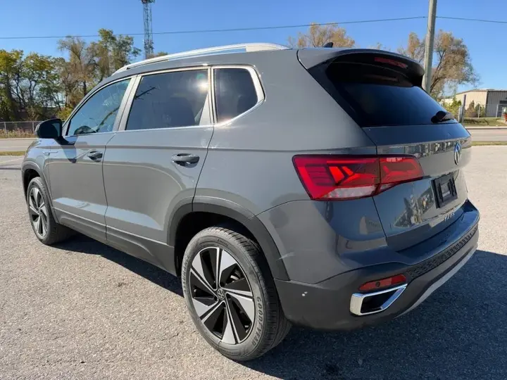 Volkswagen Taos 2024 photo 4