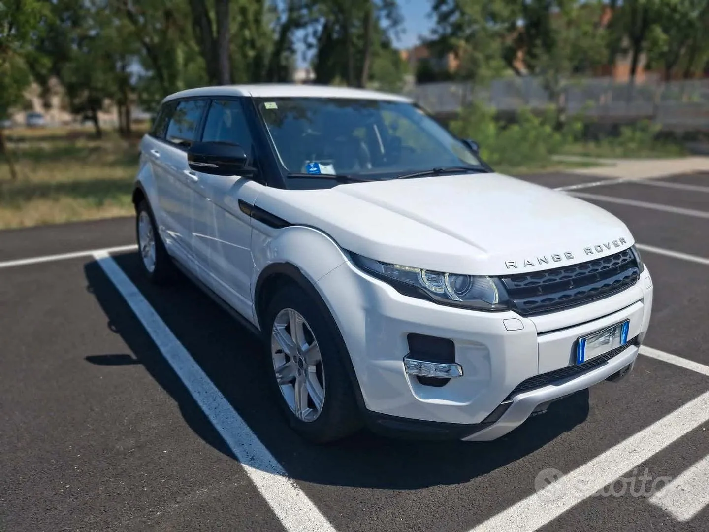 Land Rover Range Rover Evoque 2012 photo 2