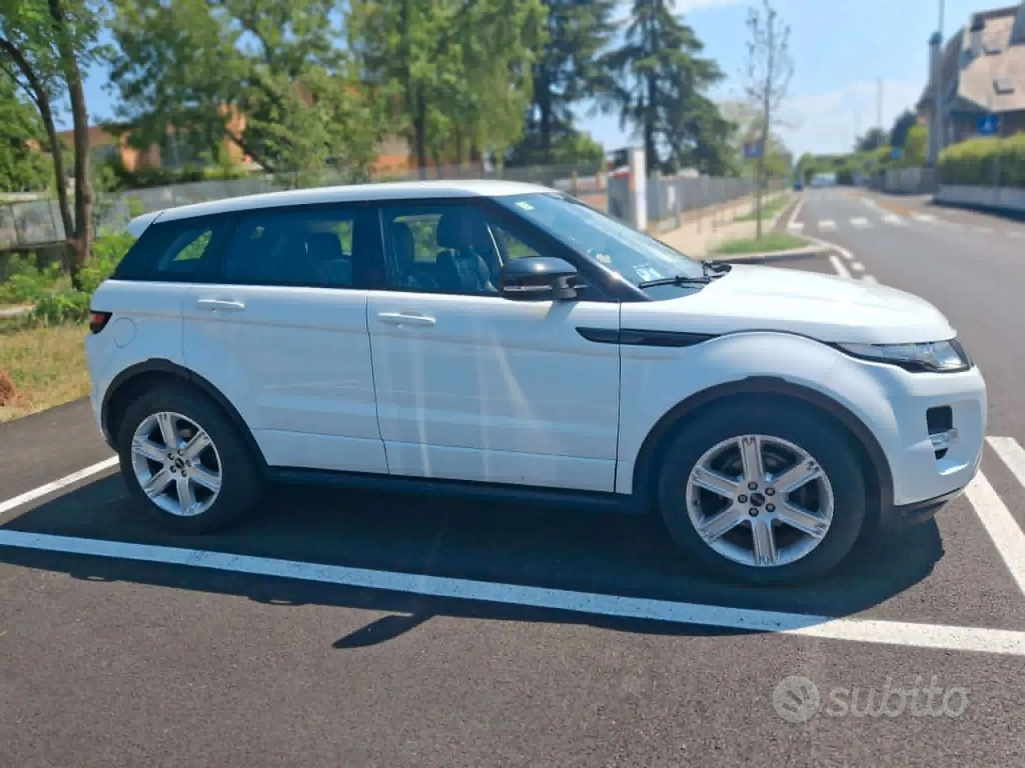 Land Rover Range Rover Evoque 2012 photo 3