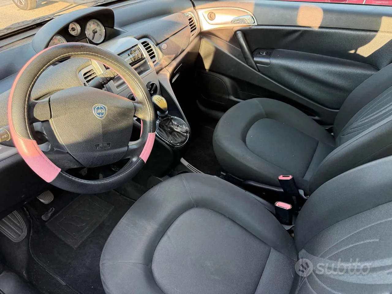 Lancia Ypsilon 2011 photo 5