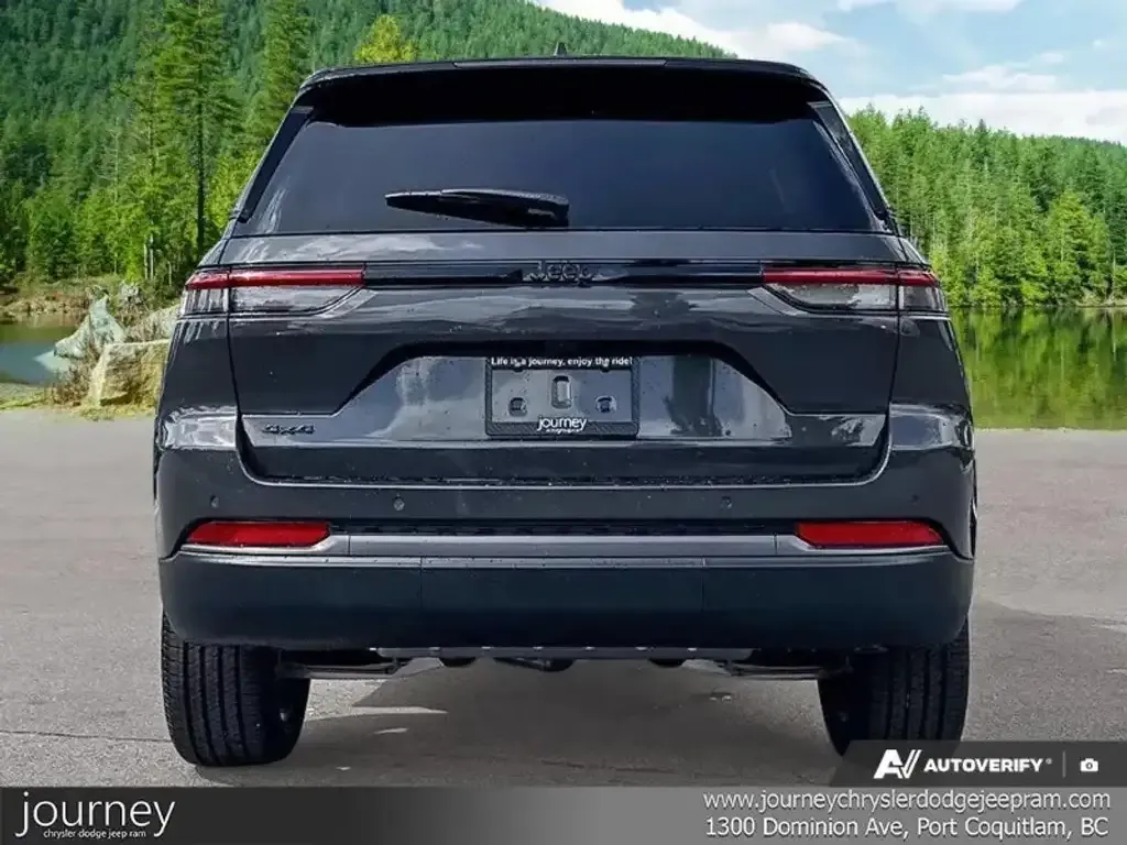 Jeep Grand Cherokee 2026 photo 5
