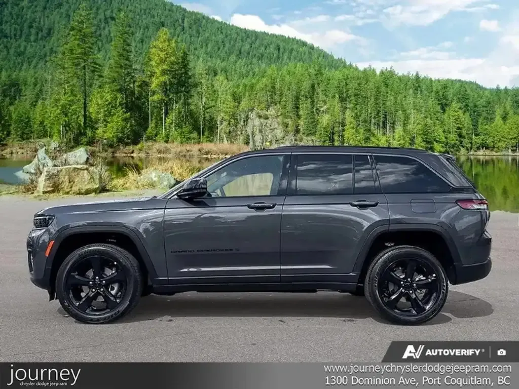 Jeep Grand Cherokee 2026 photo 3