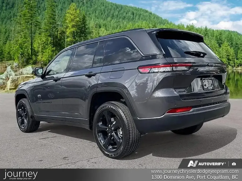 Jeep Grand Cherokee 2026 photo 4