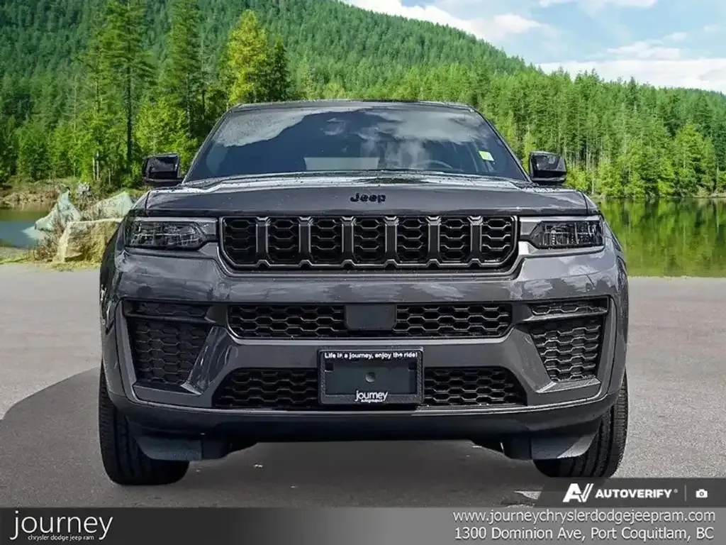 Jeep Grand Cherokee 2026 photo 2