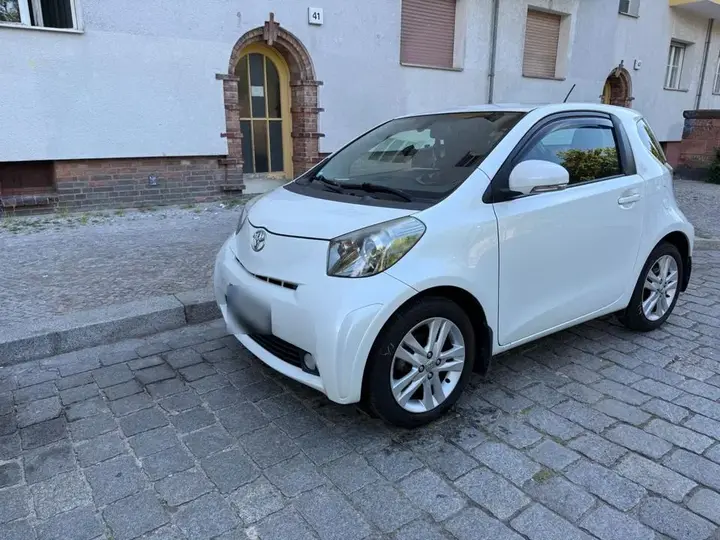 Toyota Iq