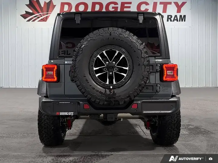 Jeep Wrangler 2026 photo 5