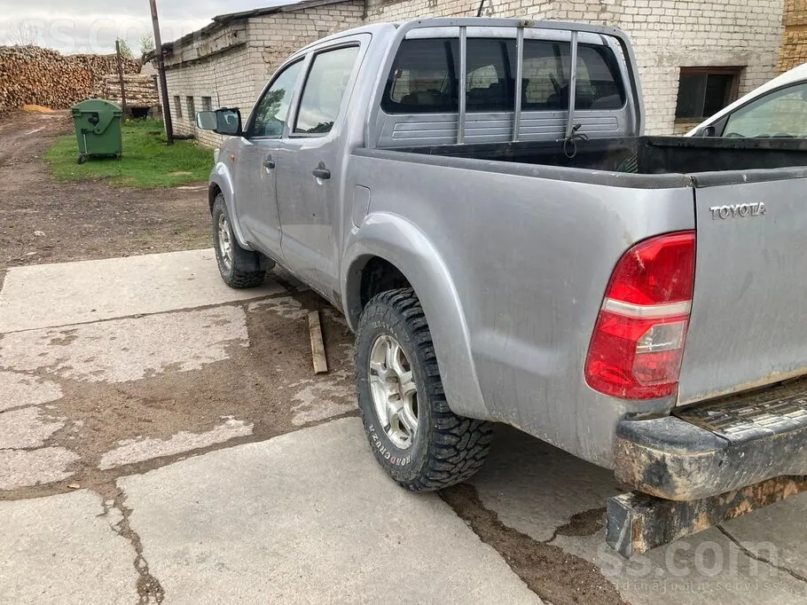 Toyota Hilux 2015 photo 3