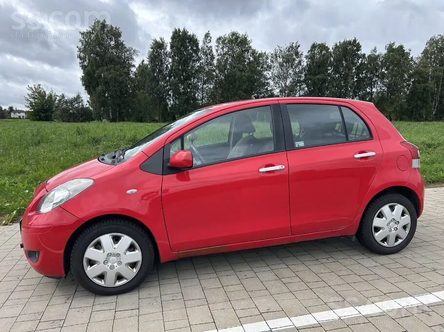 Toyota Yaris 2010 photo 3