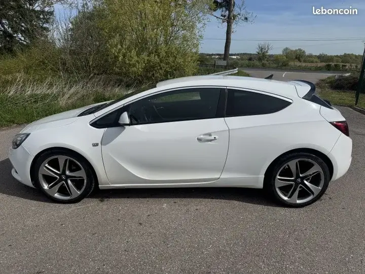 Opel Astra 2014 photo 3