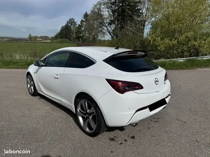 Opel Astra 2014 photo 4