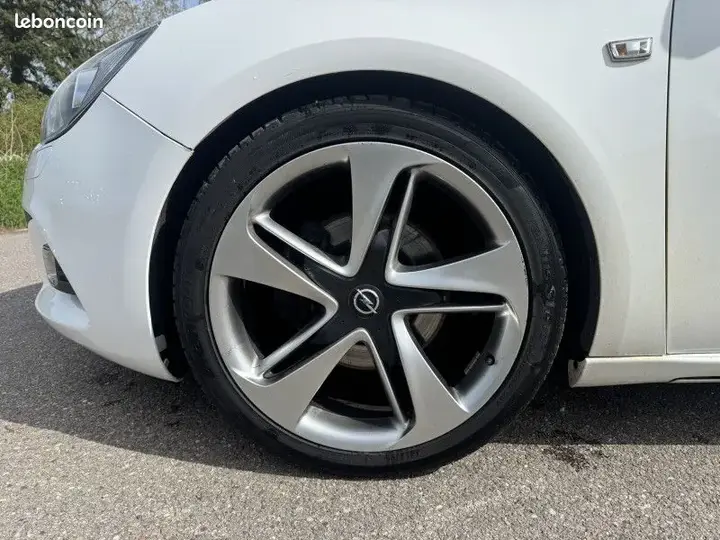 Opel Astra 2014 photo 2