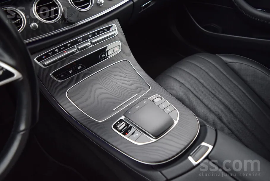 Mercedes-Benz E 300 2021 photo 5