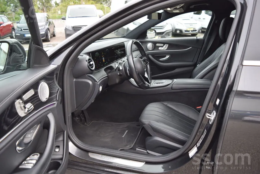 Mercedes-Benz E 300 2021 photo 3