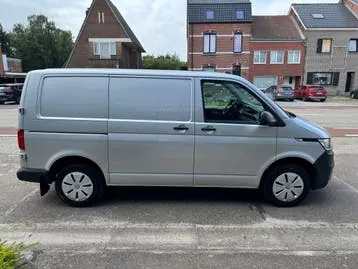 Volkswagen Transporter 2023 photo 3