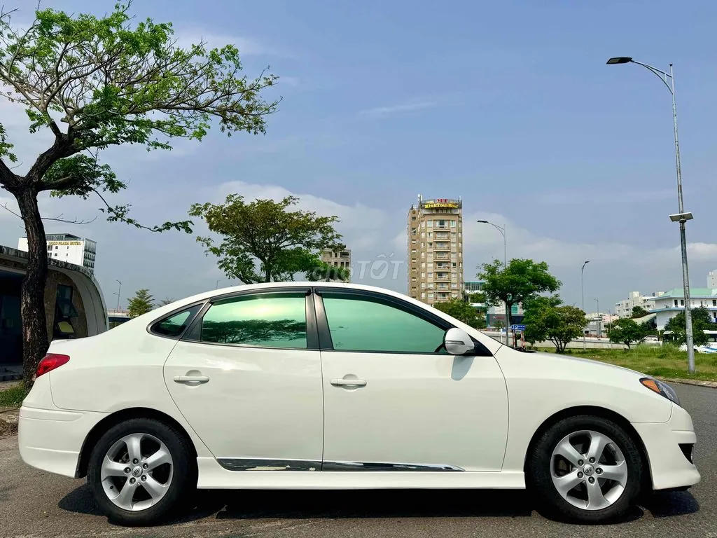 Hyundai Avante 2011 photo 4