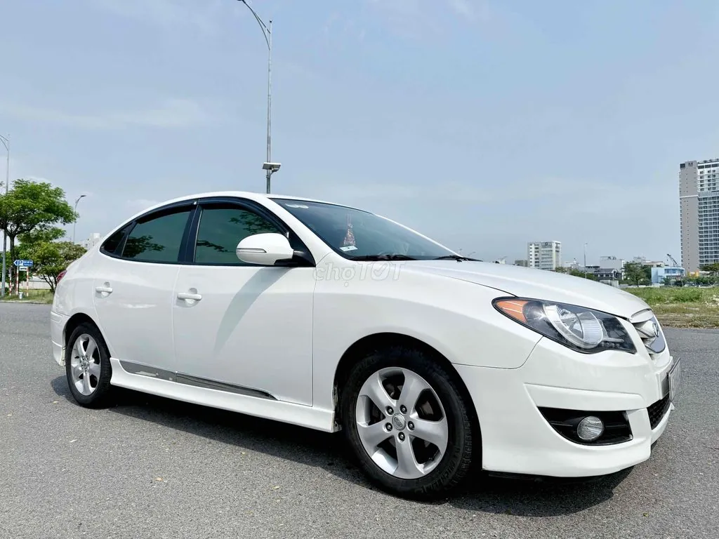 Hyundai Avante 2011 photo 2