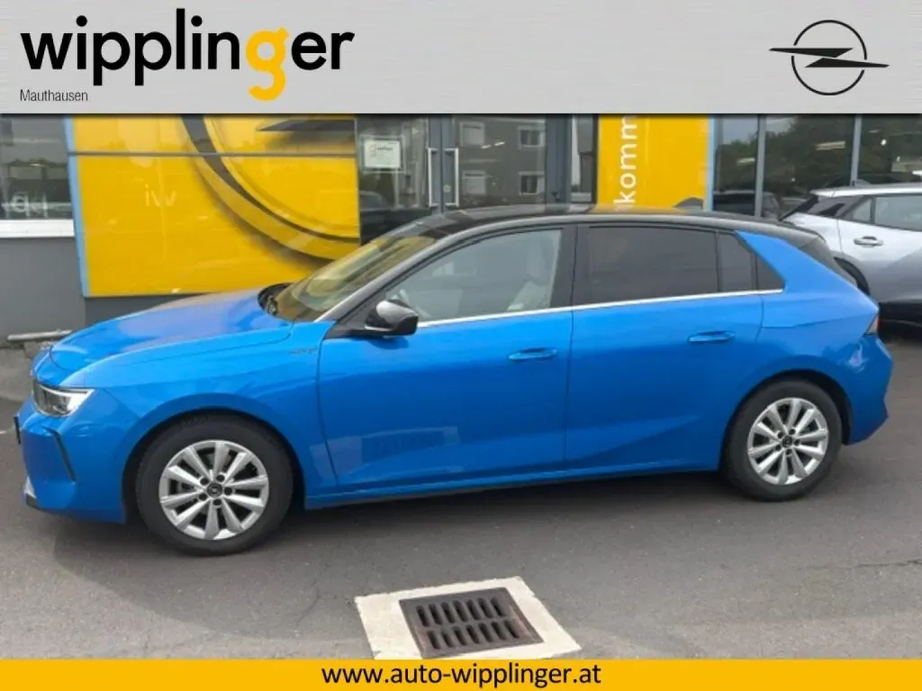 Opel Astra 2023 photo 3