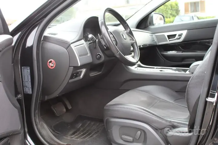 Jaguar Xf 2015 photo 5