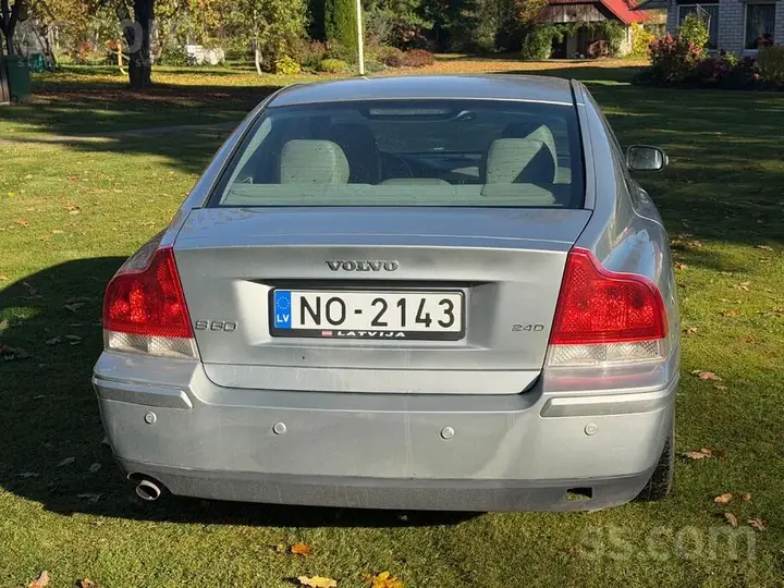 Volvo S60 2008 photo 2