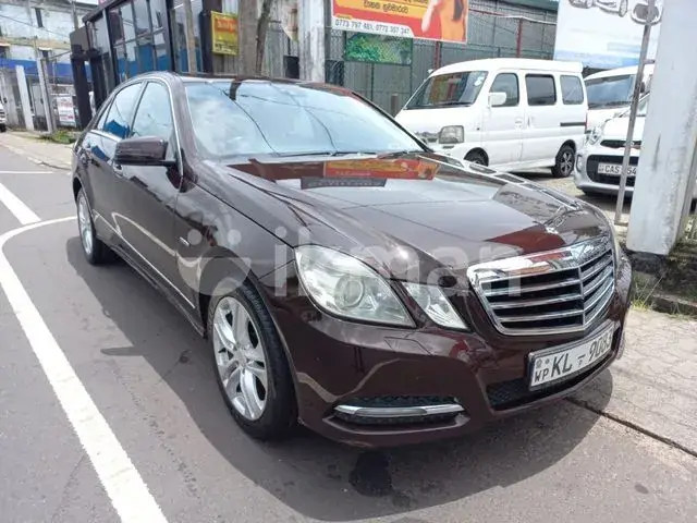 Mercedes-Benz E200