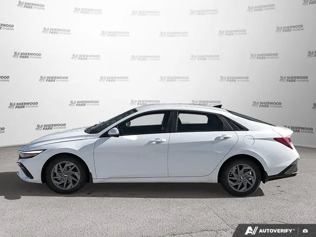 Hyundai Elantra 2025 photo 3