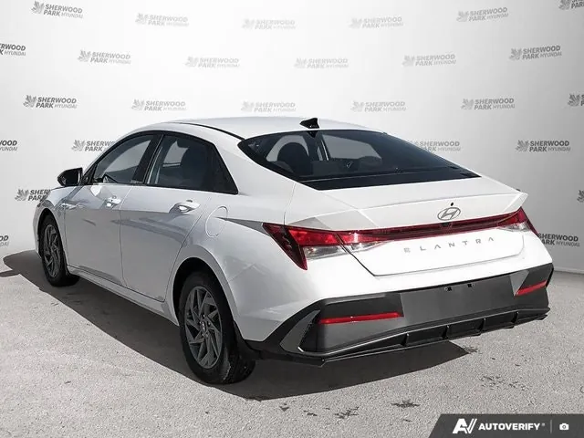 Hyundai Elantra 2025 photo 4