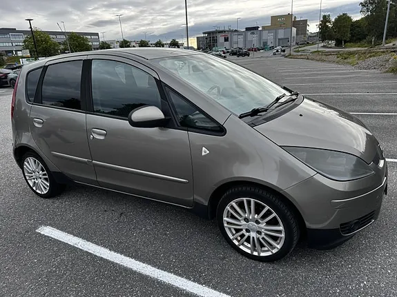 Mitsubishi Colt 2008 photo 2