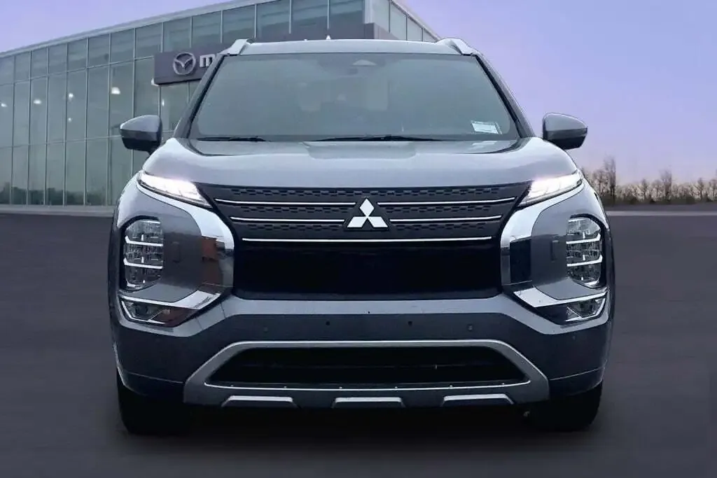 Mitsubishi Outlander 2023 photo 3