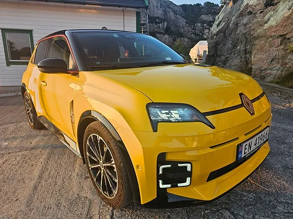 Renault 5 E-Tech 2025 photo 4