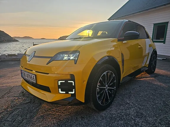 Renault 5 E-Tech 2025 photo 2