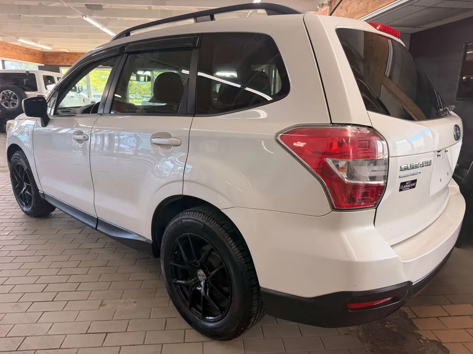 Subaru Forester 2015 photo 3