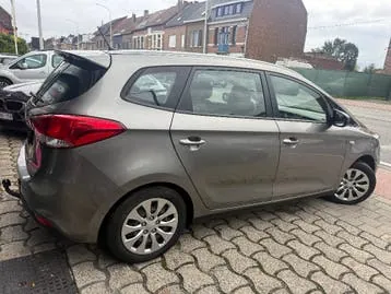 Kia Carens 2015 photo 3