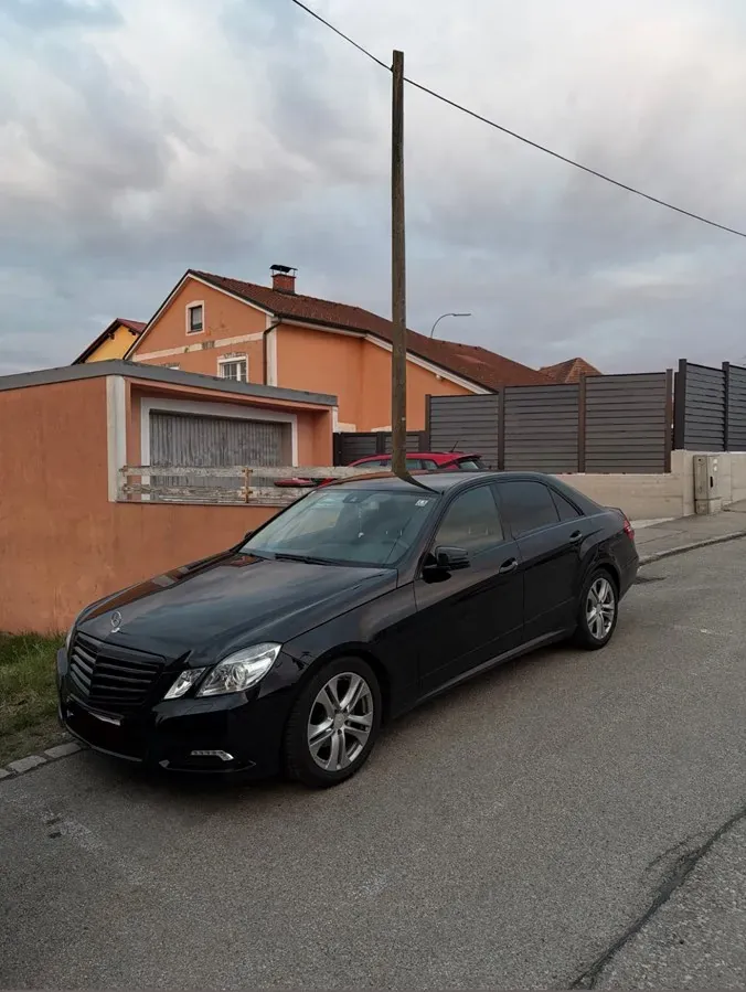 Mercedes-Benz E-Class 2009 photo 3