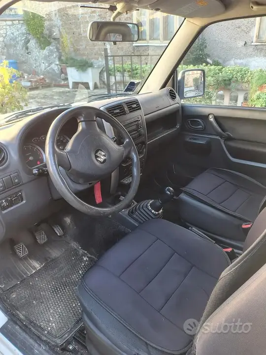 Suzuki Jimny 2012 photo 3