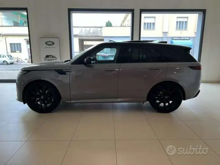 Land Rover Range Rover Sport 2026 photo 3