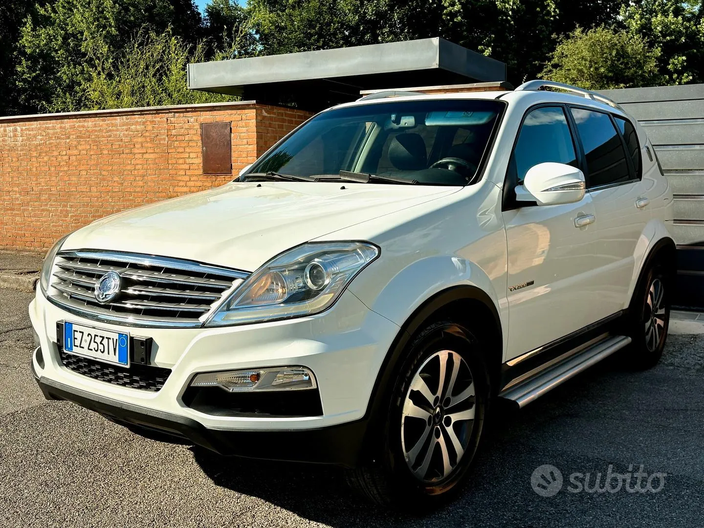 KG Mobility Rexton