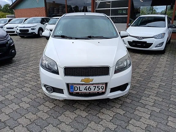 Chevrolet Aveo 2011 photo 2