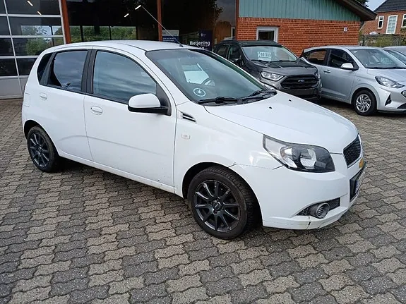 Chevrolet Aveo 2011 photo 3